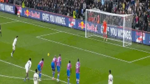 勞倫·詹姆斯世界杯賽事獨立貢獻5球佳績，球迷盛讚：你超越哥哥了！